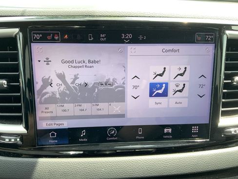 Used 2023 Chrysler Pacifica Touring-L FWD image 32