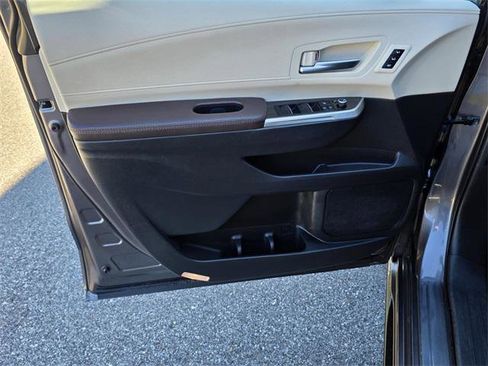 Certified 2023 Toyota Sienna Platinum image 38