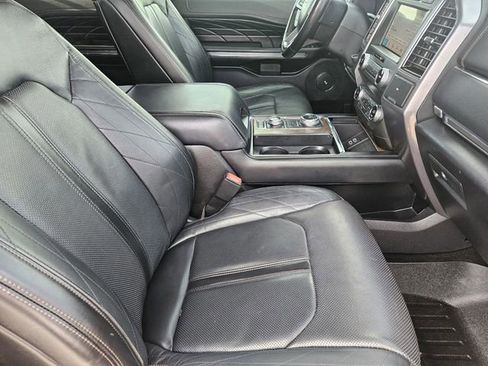 Used 2019 Ford Expedition Max Platinum image 14