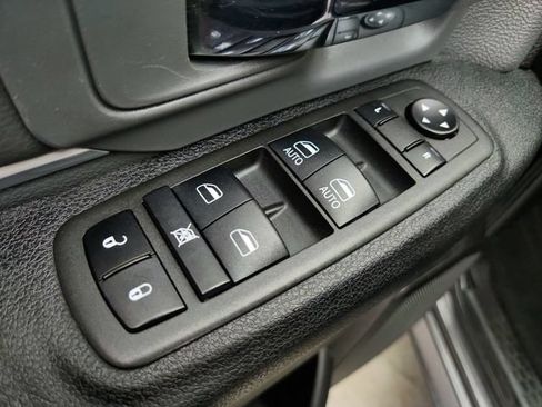 Used 2022 RAM 1500 Classic SLT w/ Electronics Group AWD/4WD image 21