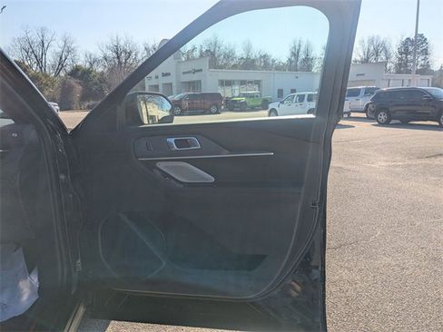 Used 2025 Ford Explorer ST image 33
