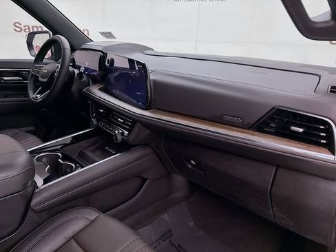 Used 2025 Chevrolet Tahoe High Country image 35