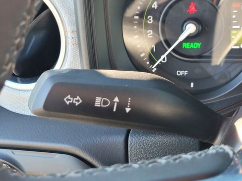 Used 2025 Jeep Wrangler Unlimited Sahara AWD/4WD image 26