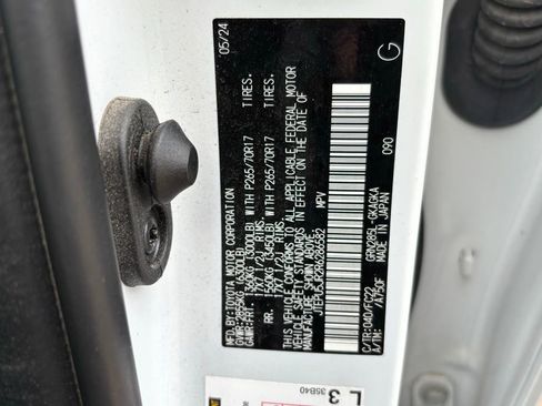 Certified 2024 Toyota 4Runner TRD Off-Road image 27