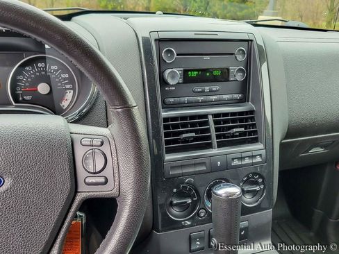 Used 2010 Ford Explorer XLT image 13