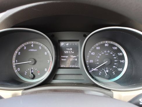 Used 2018 Hyundai Santa Fe Sport w/ 2.4L Value Package 02 FWD image 12