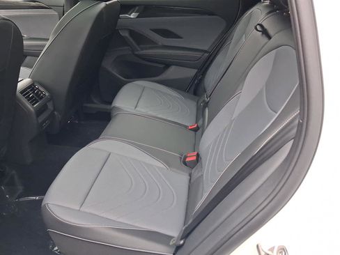 New 2026 Volkswagen Tiguan SE R-Line AWD/4WD image 11
