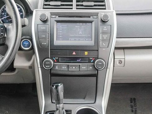 Used 2017 Toyota Camry LE image 14