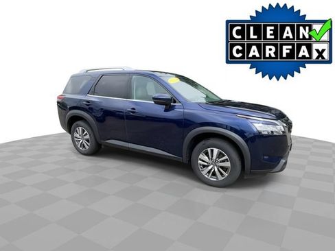 Used 2023 Nissan Pathfinder SL AWD/4WD image 2
