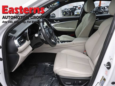 Used 2025 Genesis G70 2.5T RWD image 14