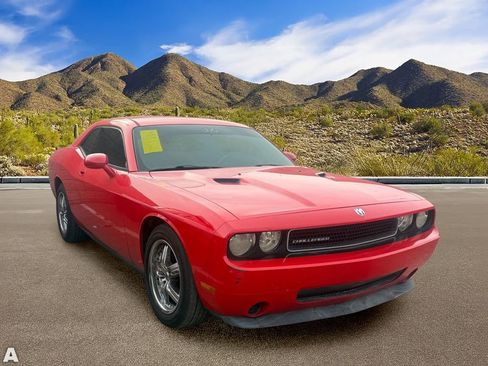 Used 2009 Dodge Challenger SE image 5