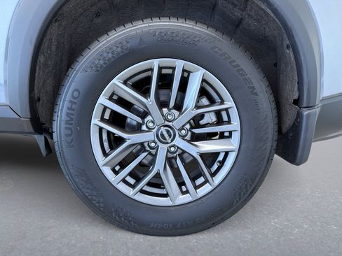 Used 2023 Nissan Rogue S AWD/4WD image 11