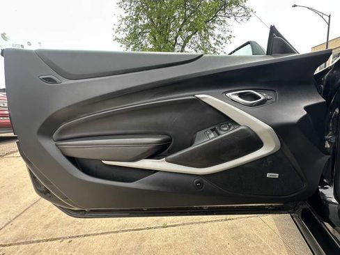 Used 2019 Chevrolet Camaro LT w/ Technology Package RWD image 20