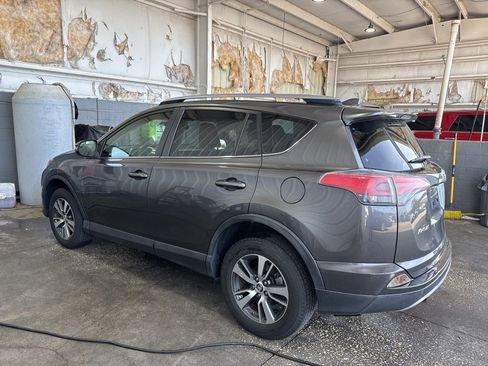 Used 2018 Toyota RAV4 XLE image 4