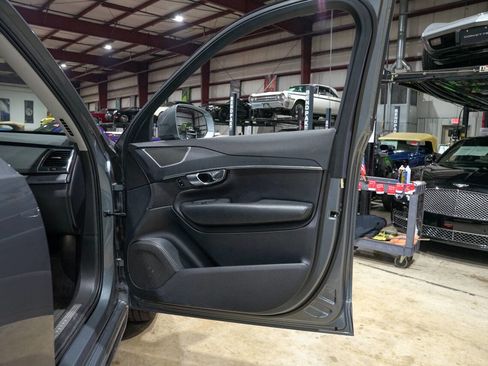 Used 2020 Volvo XC90 T5 Momentum w/ Protection Package Premier image 38