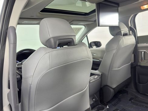 Used 2021 Toyota Sienna Limited image 39