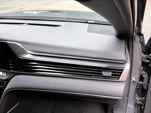 Used 2025 Toyota Camry SE w/ Convenience Package FWD image 23