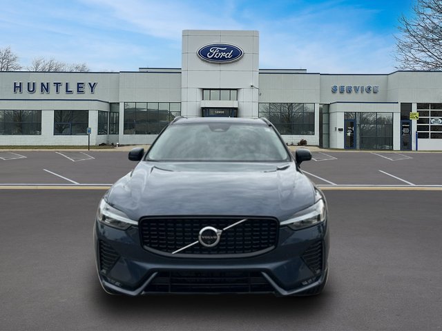 Used 2025 Volvo XC60 B5 Plus AWD/4WD image 2