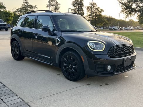 Used 2019 MINI Cooper Countryman S w/ Yin Yang Edition FWD image 2