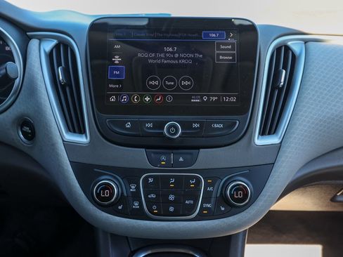 Used 2024 Chevrolet Malibu LT image 28