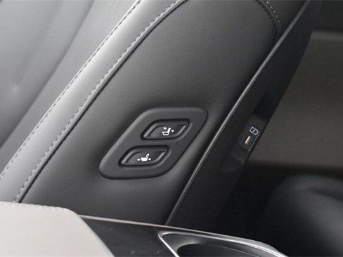 New 2026 Kia Carnival EX image 24