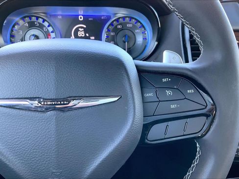 Used 2023 Chrysler 300 S image 24