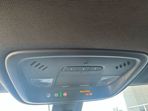 Used 2023 Chevrolet Traverse LT w/ LPO, Floor Liner Package AWD/4WD image 20