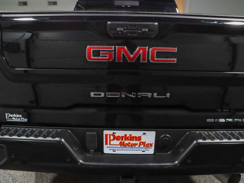 Used 2023 GMC Sierra 2500 Denali image 8