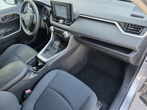 Used 2021 Toyota RAV4 LE image 32