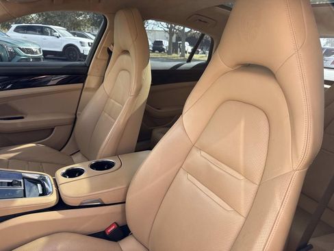 Used 2018 Porsche Panamera 4 image 21