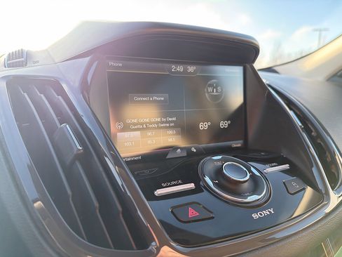 Used 2015 Ford Escape Titanium image 10