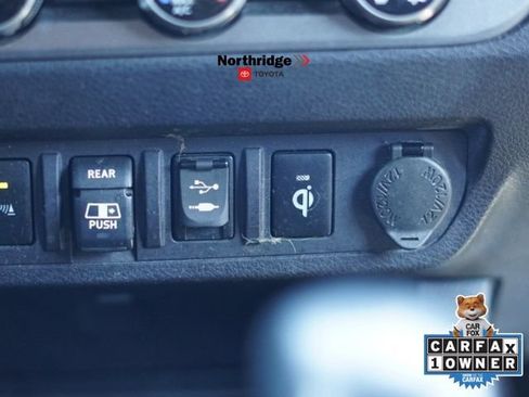 Used 2018 Toyota Tacoma TRD Sport w/ Technology Package RWD image 30