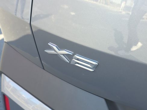 Certified 2025 BMW X2 xDrive28i image 9