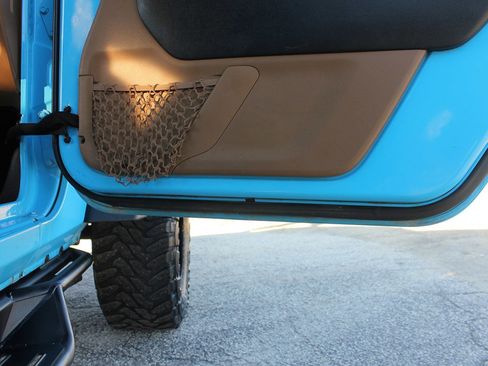 Used 2018 Jeep Wrangler Rubicon w/ Cold Weather Group image 33