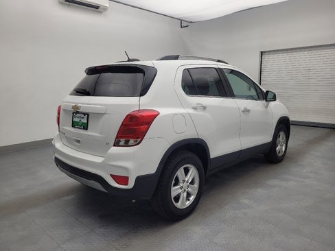 Used 2019 Chevrolet Trax LT w/ LT Convenience Package AWD/4WD image 9