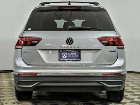 Certified 2022 Volkswagen Tiguan SE w/ Panoramic Sunroof Package image 6