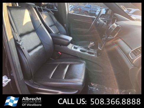 Used 2022 Jeep Grand Cherokee Limited image 21