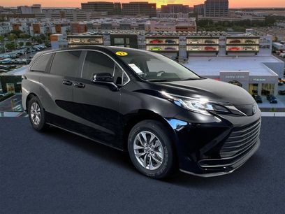 Used 2022 Toyota Sienna LE