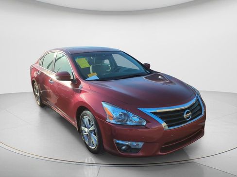 Used 2015 Nissan Altima 2.5 SL w/ Technology Package FWD image 2
