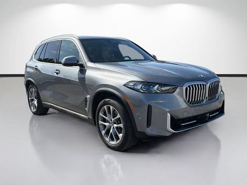 Used 2026 BMW X5 xDrive40i w/ Parking Assistance Package AWD/4WD image 1