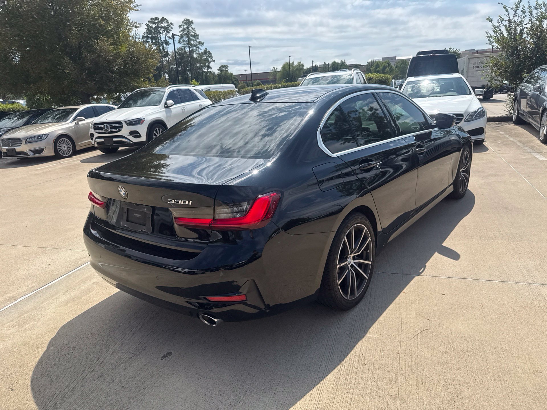 Used 2021 BMW 330i Sedan w/ Convenience Package RWD image 4