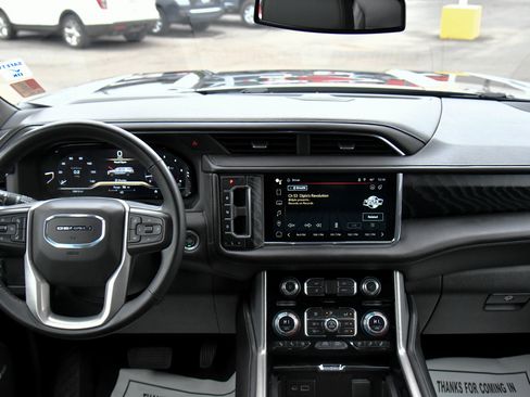 Used 2023 GMC Yukon XL Denali image 45