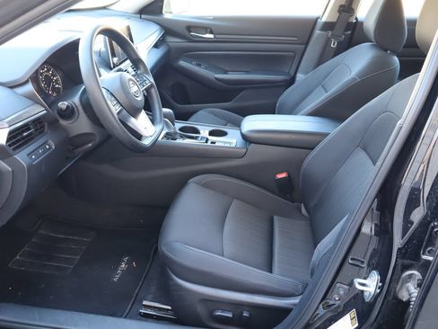 Used 2025 Nissan Altima 2.5 SV AWD/4WD image 15