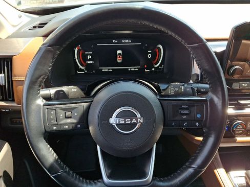 Used 2023 Nissan Pathfinder Platinum AWD/4WD image 20
