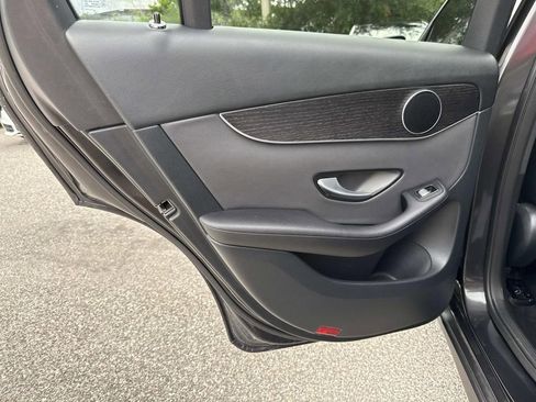Used 2021 Mercedes-Benz GLC 300 image 13