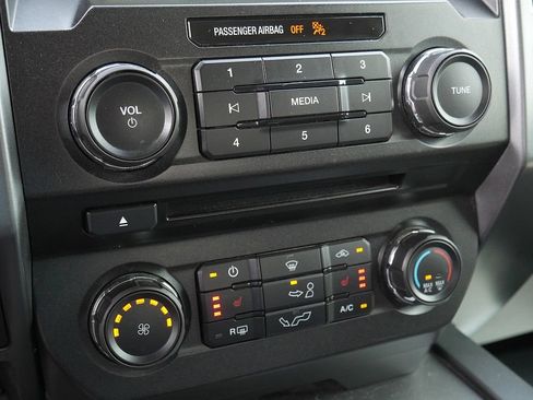Used 2018 Ford F150 XLT w/ Equipment Group 302A Luxury AWD/4WD image 44
