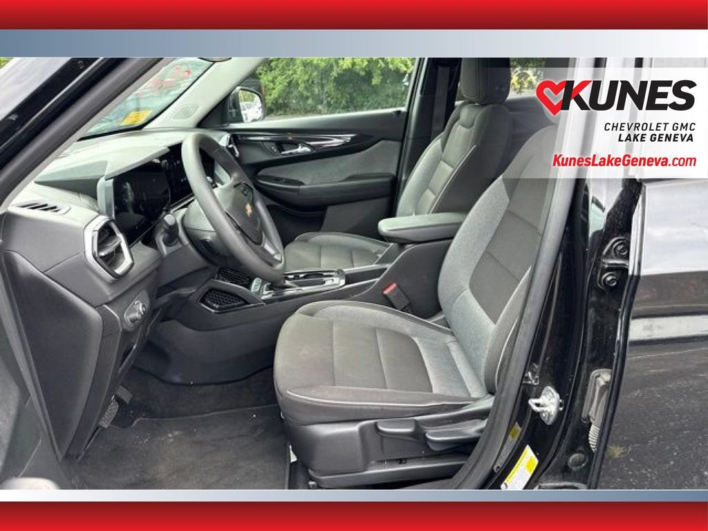 Used 2025 Chevrolet TrailBlazer LT AWD/4WD image 13