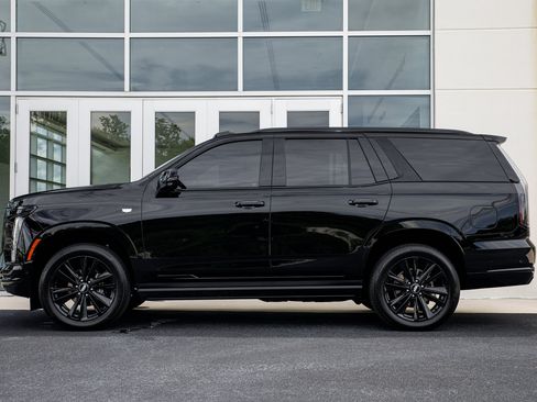 Used 2026 Cadillac Escalade Sport AWD/4WD image 6