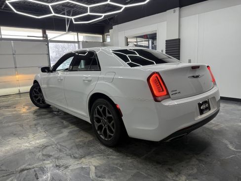 Used 2018 Chrysler 300 S image 3