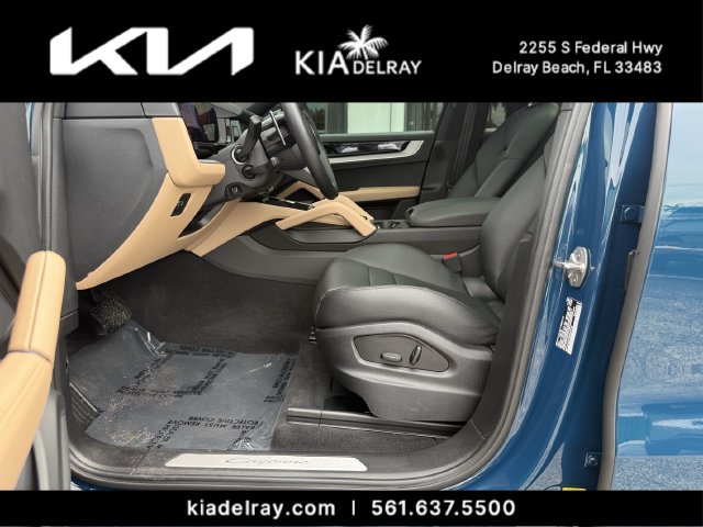 Used 2024 Porsche Cayenne AWD/4WD image 18